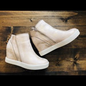 MATISSE VENOM HIDDEN WEDGE BOOTIE